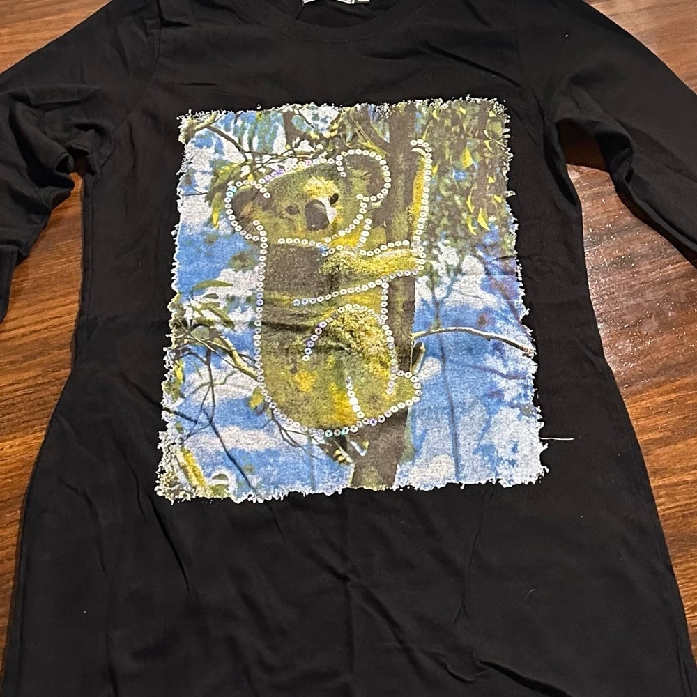 🔥New POL black Koala long sleeve tshirt with sequins outlining the koala.